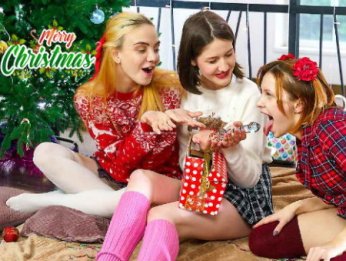A Jolly Christmas lesbians Porn